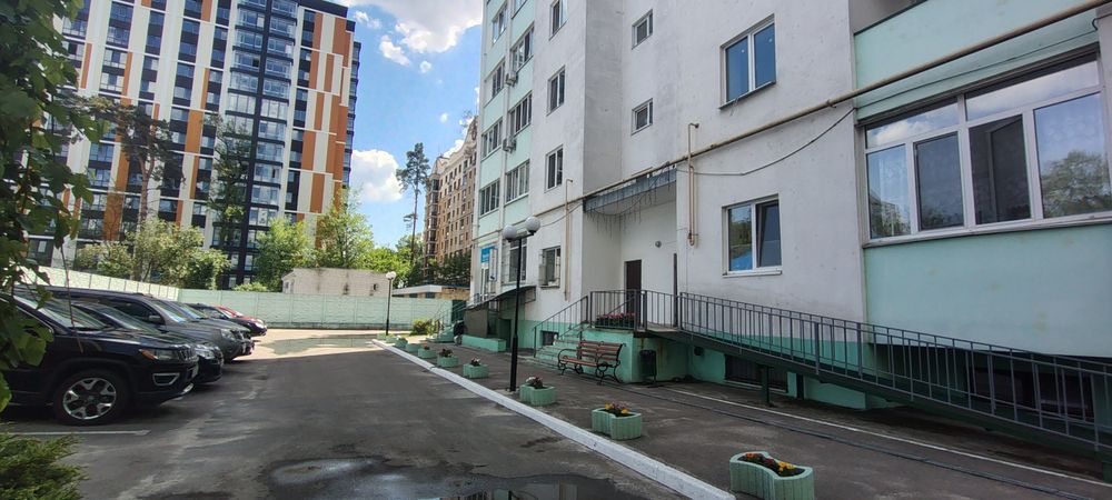 Здам кабінет 20 квадратних метрів, Ірпінь, вул. Мінеральна, свій с/у, можна під житло