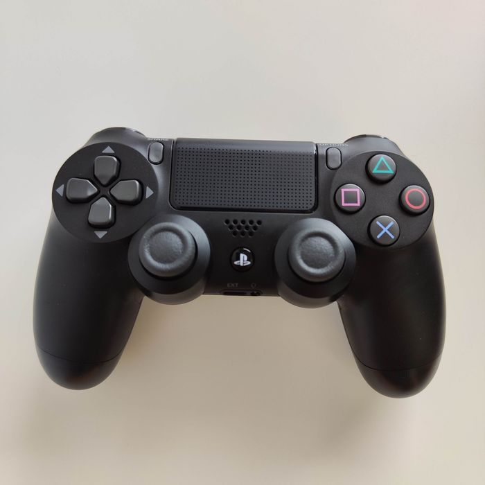 Consola Playstation 4 Slim + 2 comandos