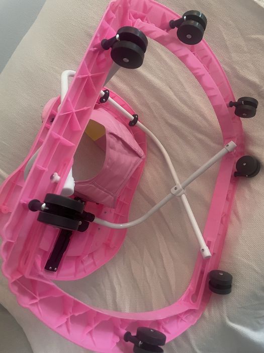 Andador menina rosa usado somente uma vez