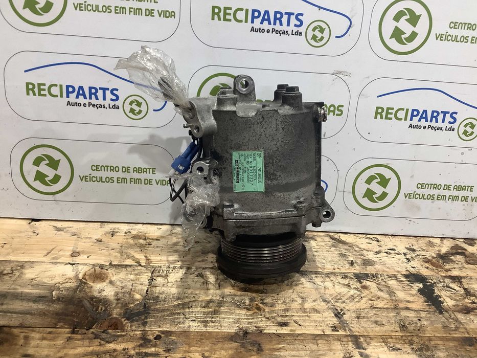 Compressor do ar condicionado Mitsubishi Grandis 2007