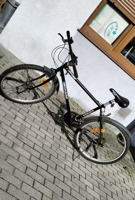 Czarny rower górski Shark