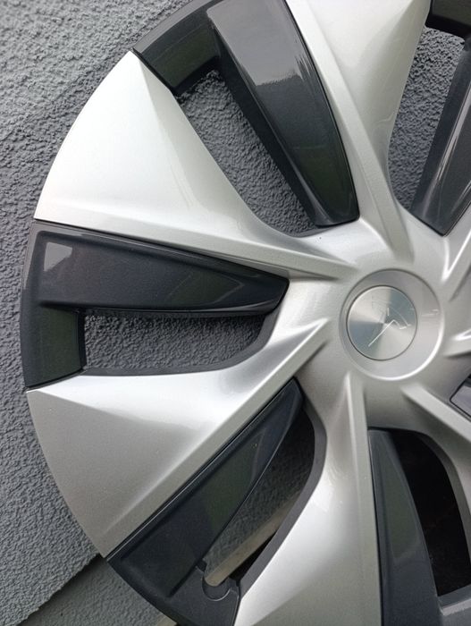 три ковпаки tesla model Y R19