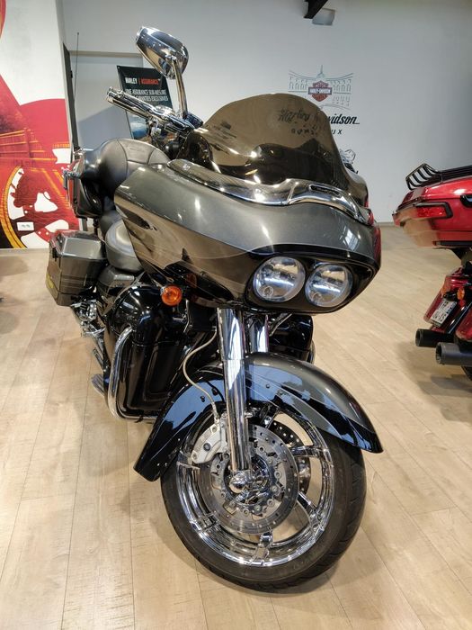 Harley davidson  road glid cvo