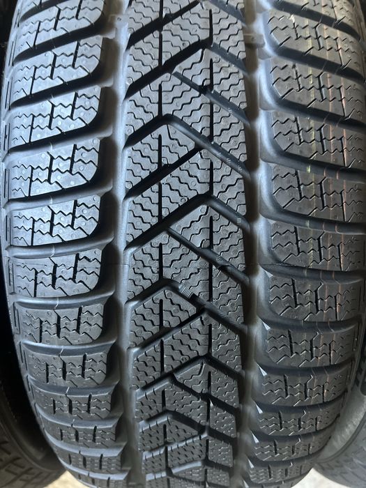 Зимові шини‼️225/40 R19 Pirelli Sottozero3 93V Нова‼️