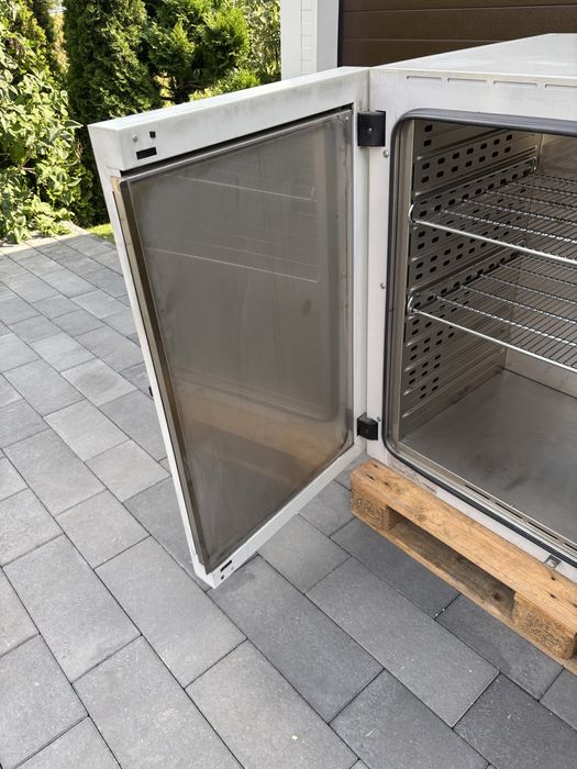 Suszarka laboratoryjna Binder FED 400