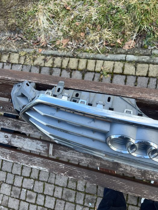 Решітка радіатора audi a5 , sline