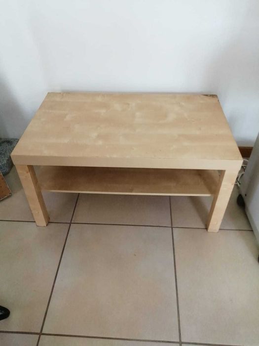Mesa de jantar, secretária e mesa de centro