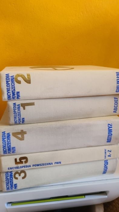 Encyklopedia PWN 1974 pięć tomów dostawa gratis