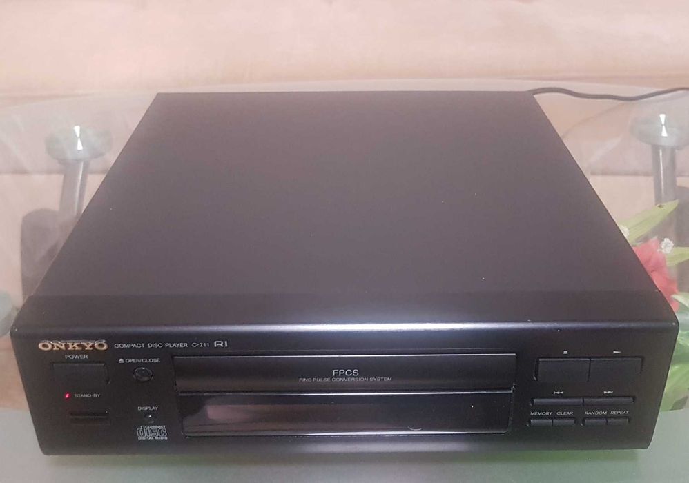 CD проигрыватель Onkyo C-711 Optical made in Japan