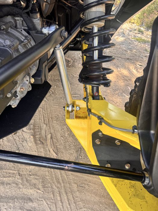Can am Maverick R 2025