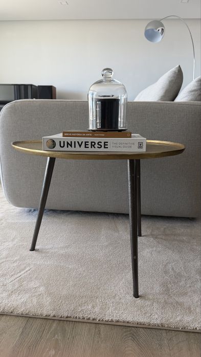 Mesa de apoio AREA em metal – dourado / efeito latão