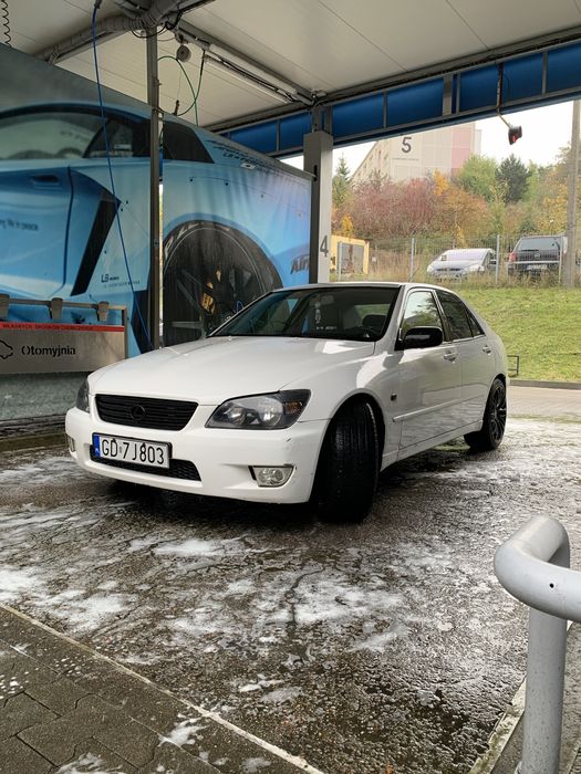 Sprzedam lexus is 200 !!! 270 000 km LPG!! Biały zamiana