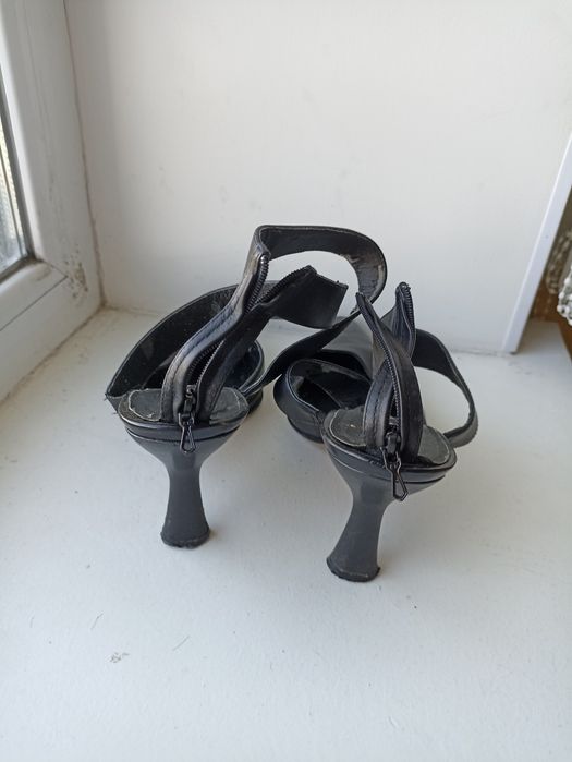 Жіночі босоніжки 37 розмір