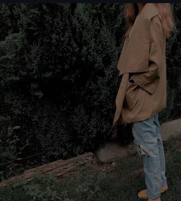 Легка,стильна жіноча вітровка