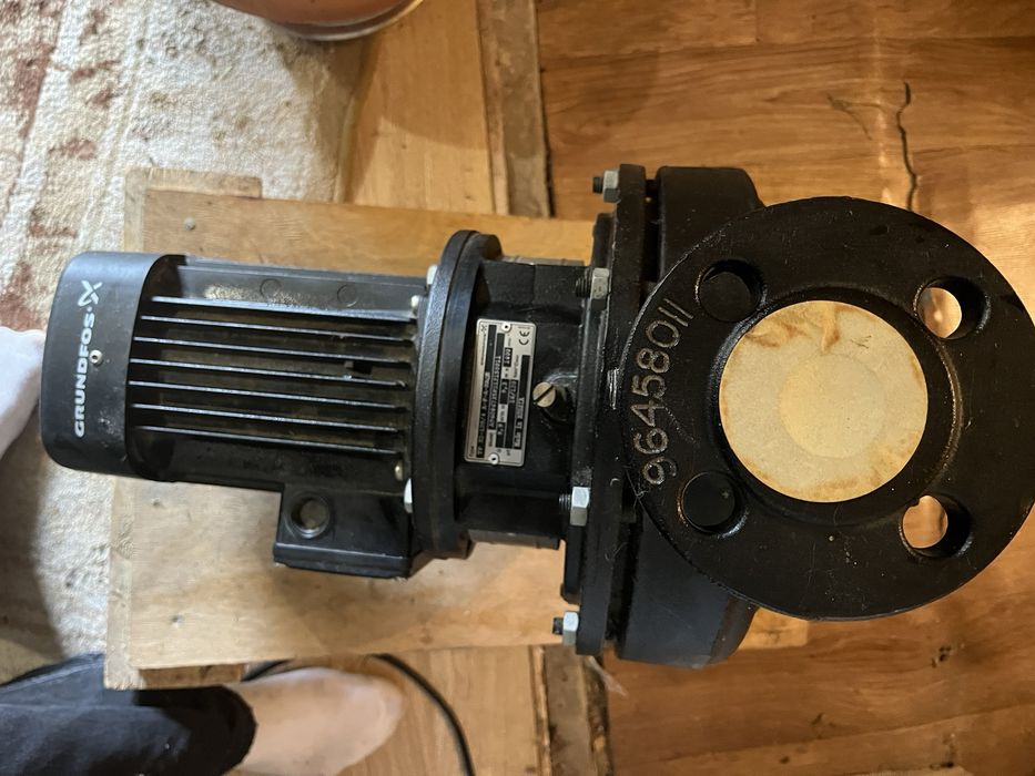 Насос Grundfos TP32-120/4