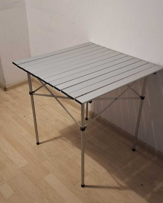 Lekki składany stolik 69×69 cm – taras, balkon, camping