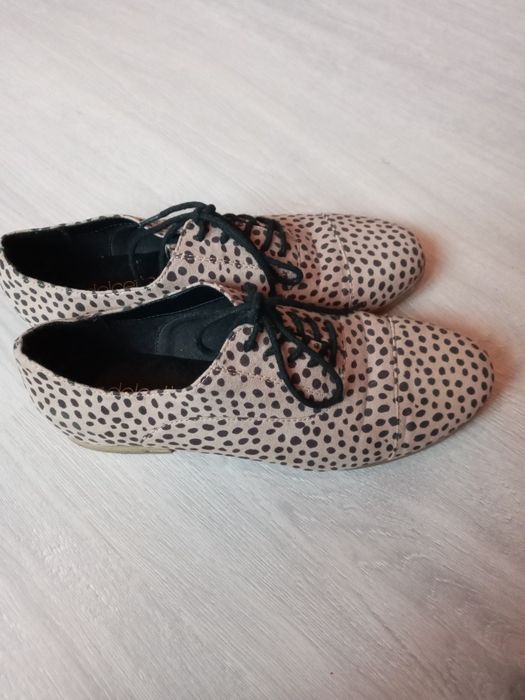 Туфлі, лофери, кросовки