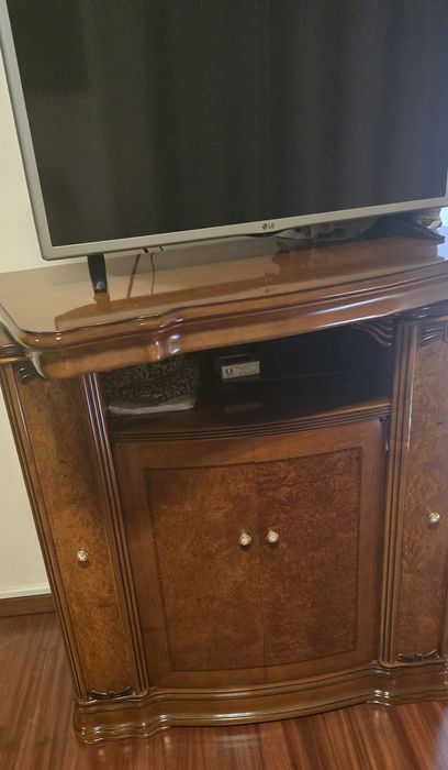 Móvel/bar para TV em cerejeira