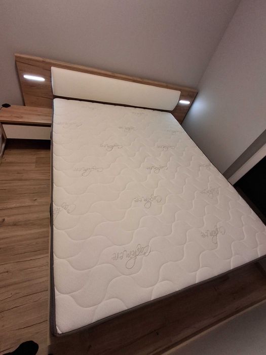 Łóżko 160 x 200 + materac