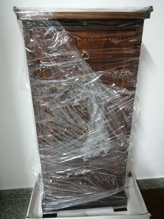 Mobília de quarto completa, em bom estado.