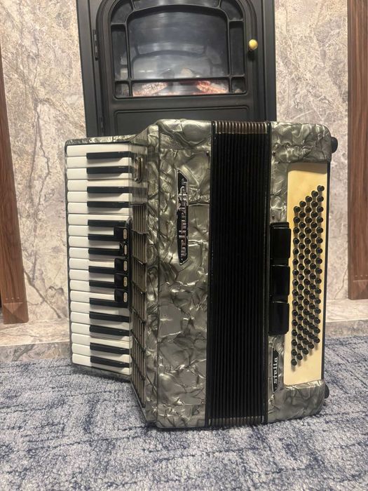 Akordeon Weltmeister Stella 80 basów