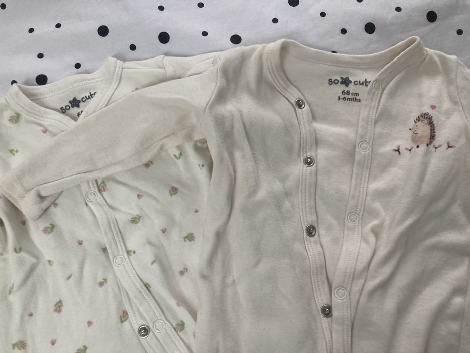 Śpioszki niemowlęce ze stópkami