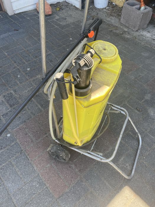 Opryskiwacz elektryczny plus ładowarka