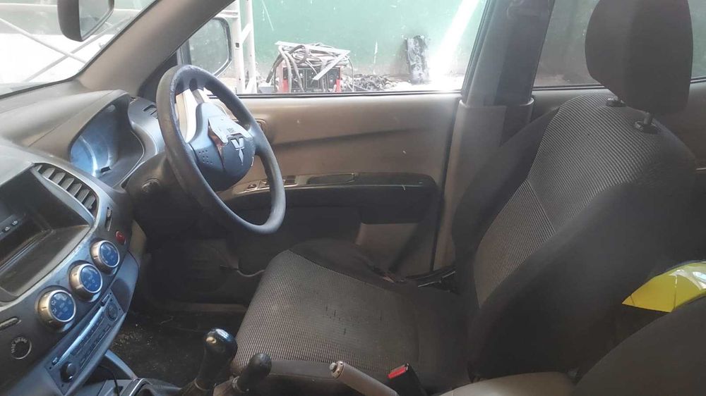 Mitsubishi  L 200 de 2009