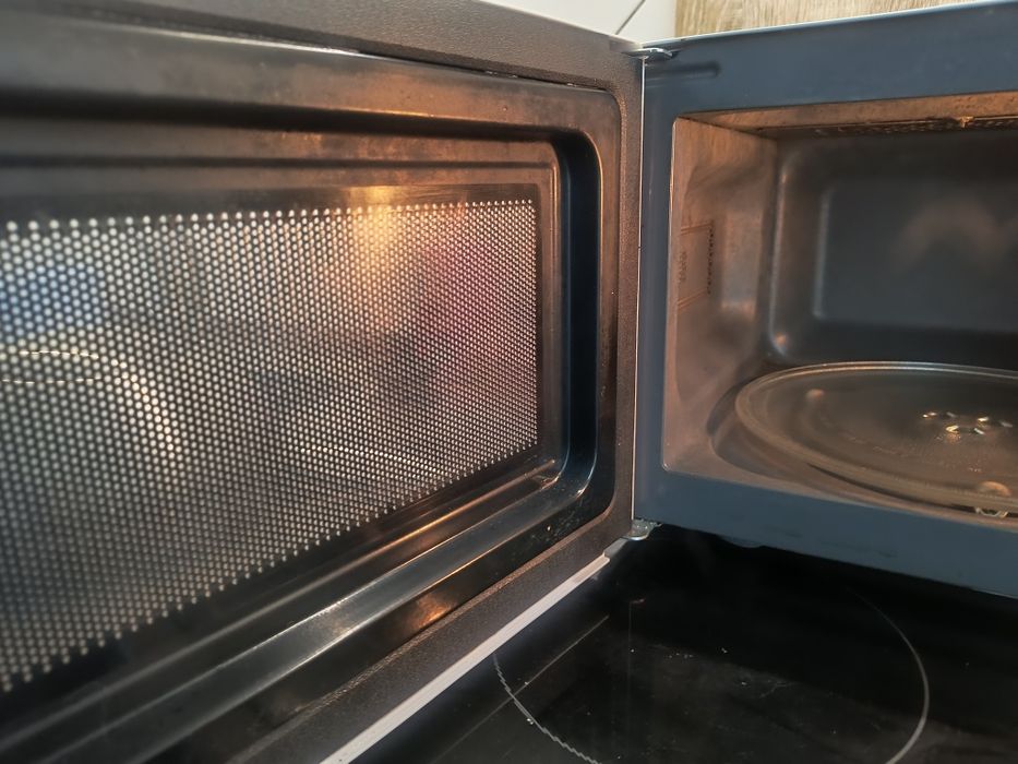 Продам мікрохвильову піч Toshiba