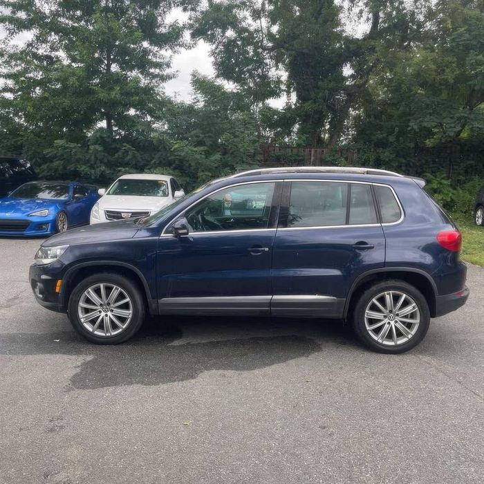 Volkswagen Tiguan SE 4Motion      2013