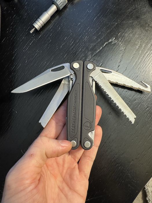 Leatherman charge AL s30v