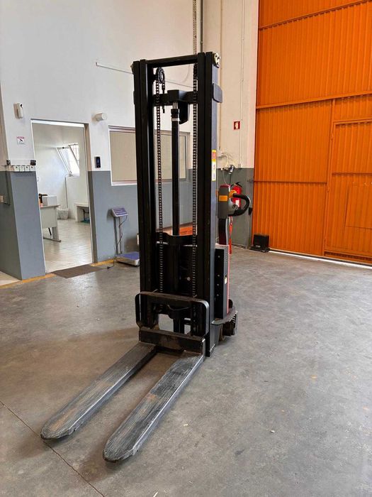 Stacker Empilhadeira Elétrica 1000Kg 3300