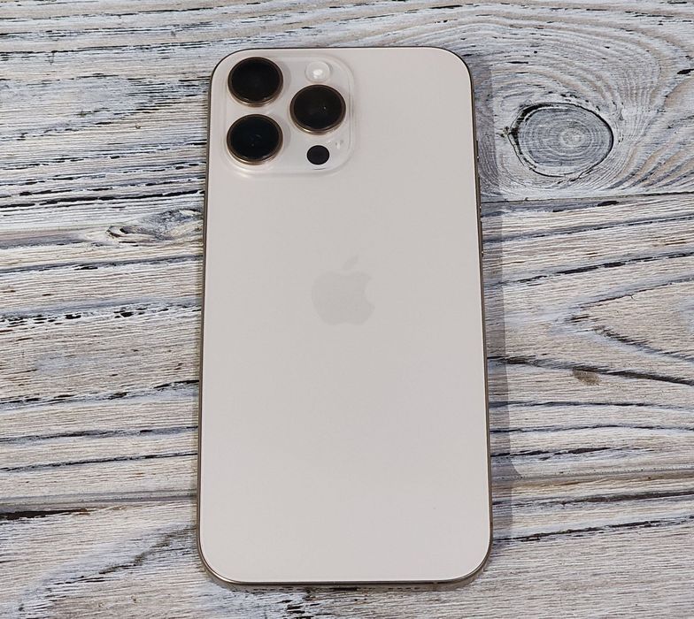 IPhone 16 Pro Max 256 eSIM Desert гарантия 880$
