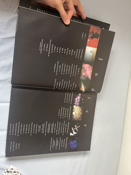 Livro Astronomica: Galáxias, Estrelas,  Planetas, Mapas de Constelações, Exploracao espacial