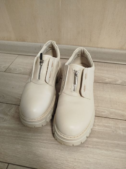 Туфлі ботинки жіночі