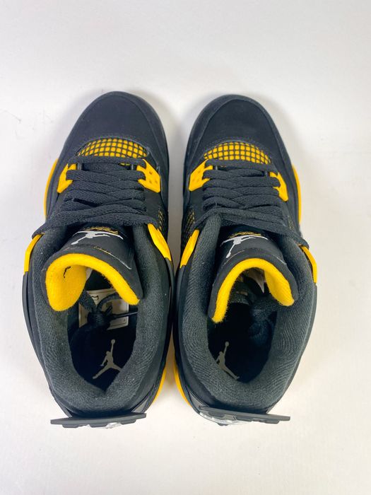 Jordan 4 Retro Thunder (GS) - 38 EU / 5.5Y US