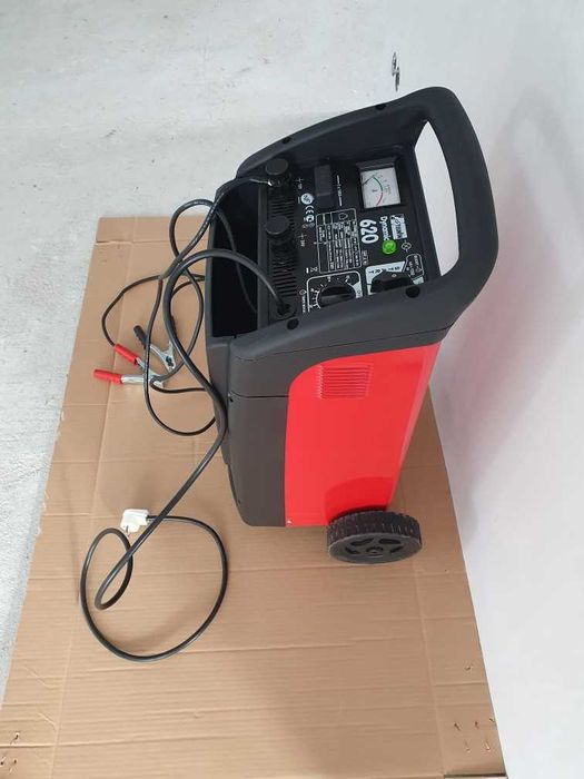Prostownik TELWIN DYNAMIC 620 do ładowania oraz rozruchu 12 i 24 V aku