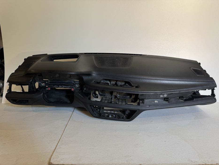 Консоль торпедо панель BMW G11-12