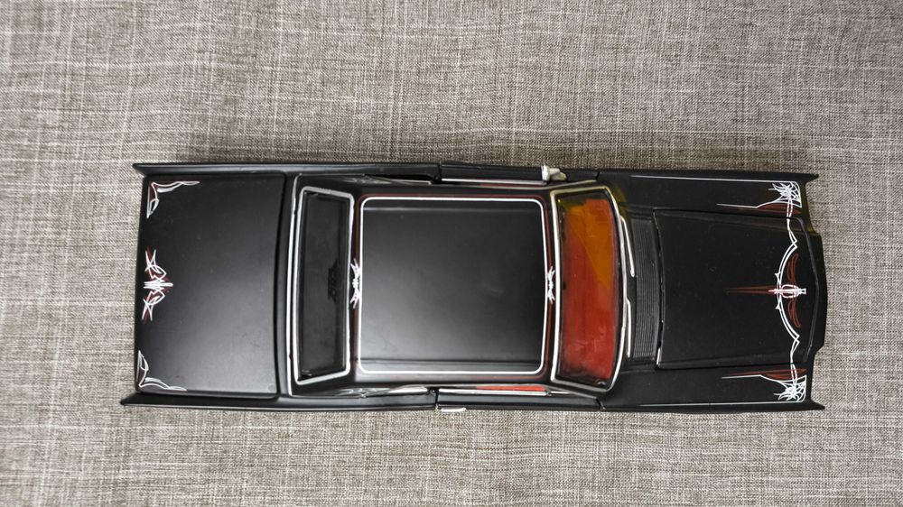 Модель Lincoln Continental 1966 1/24-25 Maisto: 1 900 грн