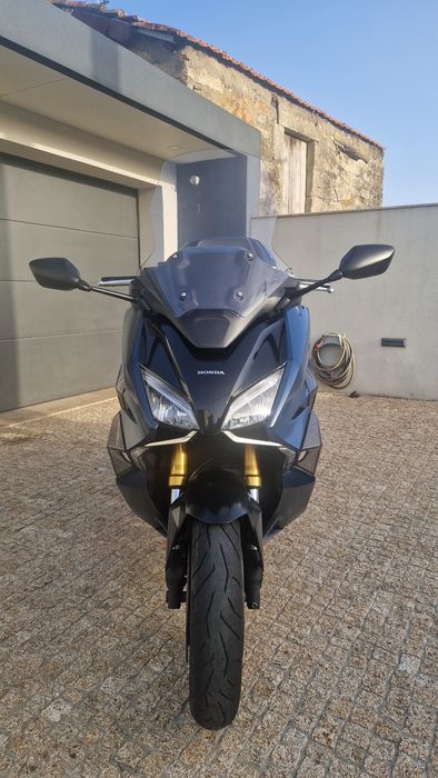 Honda Forza 750cc