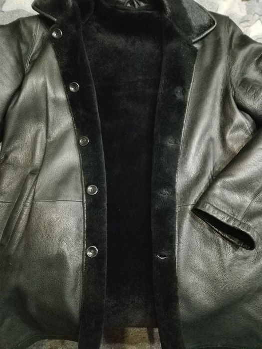 Шкіряна дублянка. 3200.00 грн.