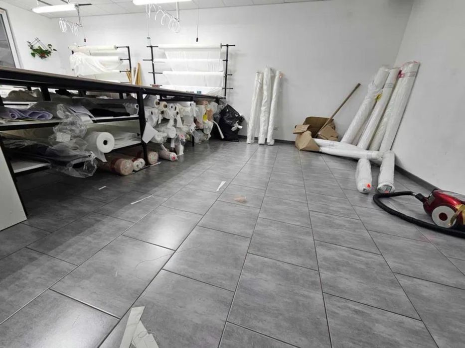 Продаж приміщення Зарічанська 3/1