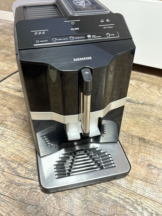 Кавомашина Автоматична SIEMENS EQ300 TF301E19