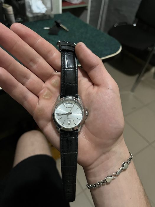 Годинник Casio MTP-1370 б/у