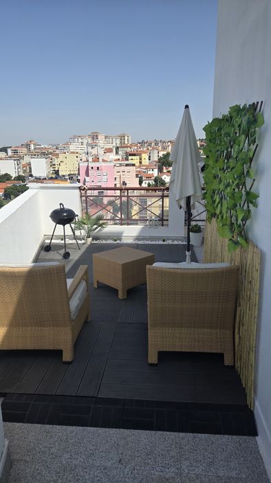 Deck usado, em bom estado.