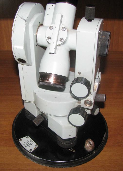 Теодолит Т-30 1973 г. в рабочем состоянии