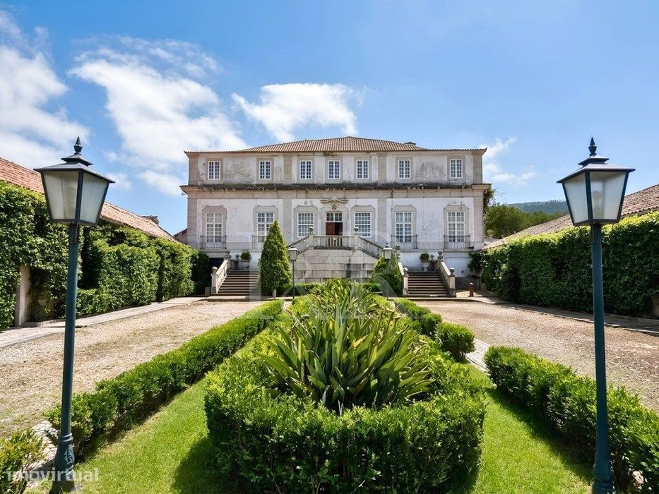 Quinta senhorial do séc. XVIII com capela e jardins em Torres Vedras
