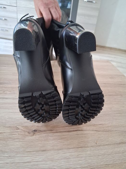 Kozaki damskie z wysoką cholewką 39 zimowe