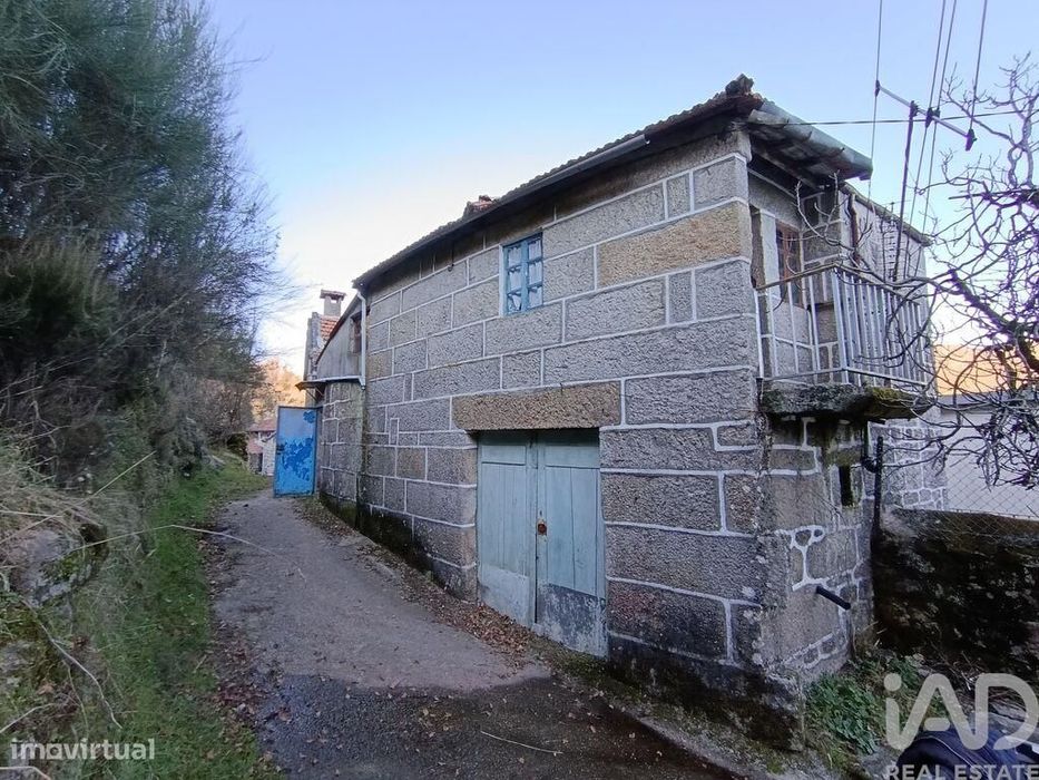 Casa de Campo T3 em Castro Laboreiro e Lamas de Mouro de 105,00 m2