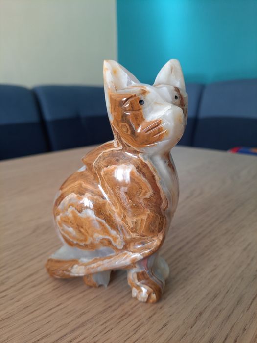 Figurka kota kamienna